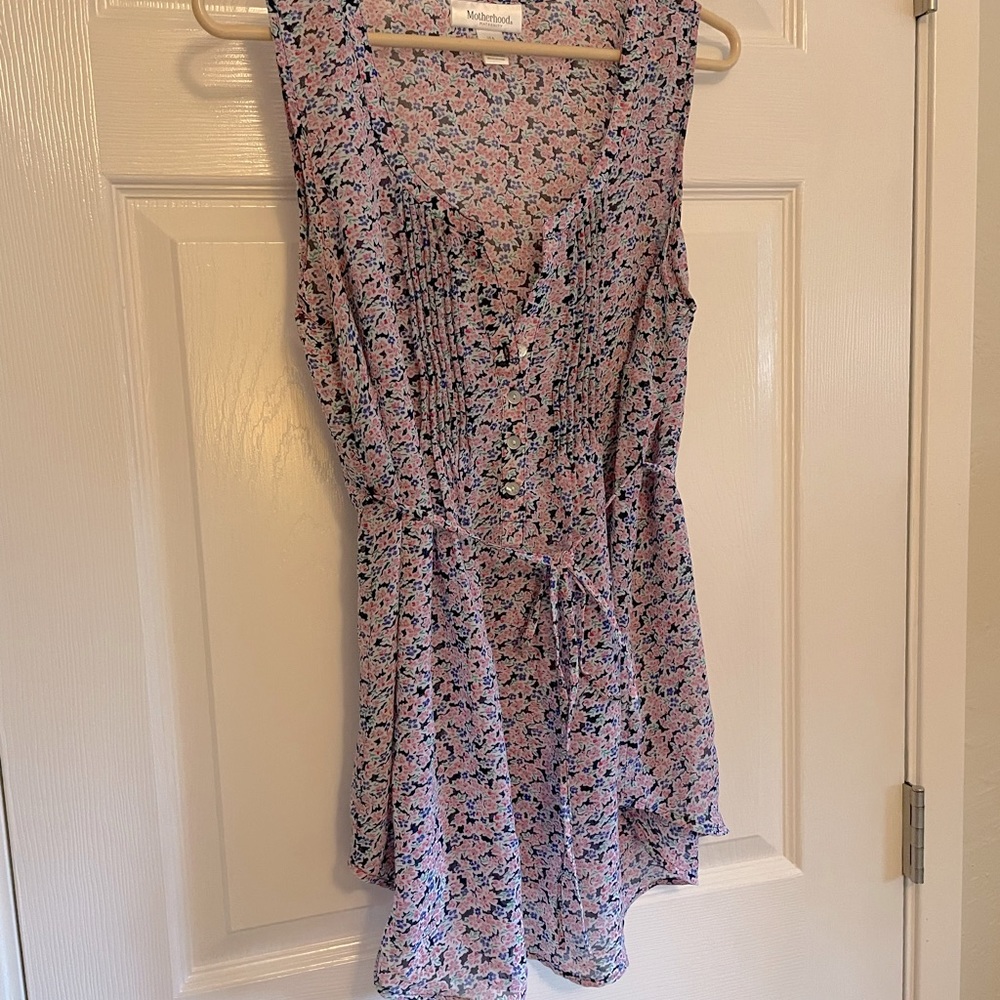 SOLD Maternity sleeveless blouse with tie belt